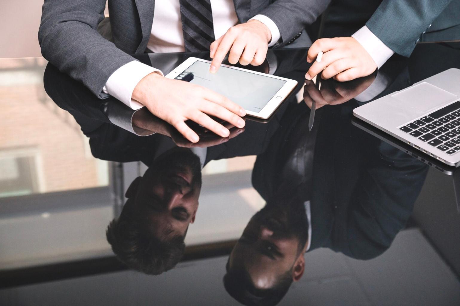 Espace de formation ivlicricanentlo avec équipements modernes pour l'apprentissage de la finance d'entreprise